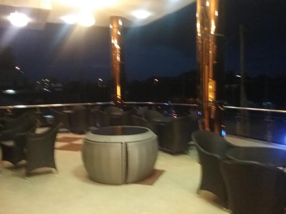 בהר דר Water Front Hotel מראה חיצוני תמונה