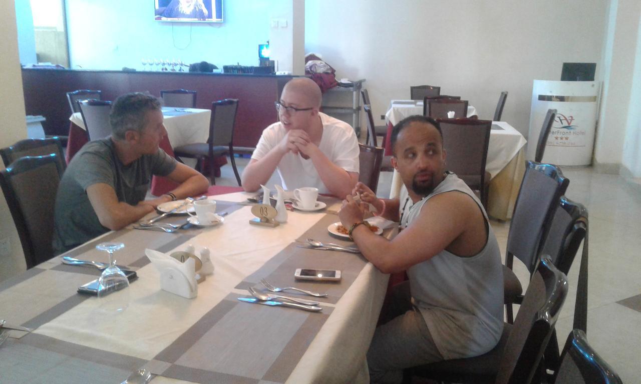 בהר דר Water Front Hotel מראה חיצוני תמונה